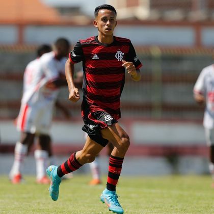 Matheus GonçalvesPosição: atacanteIdade: 16 anosTime: Flamengo