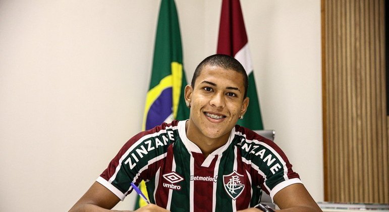 Matheus Martins (Fluminense) - Joia das categorias de base, o atacante de 18 anos é alvo de sondagens de clubes europeus.