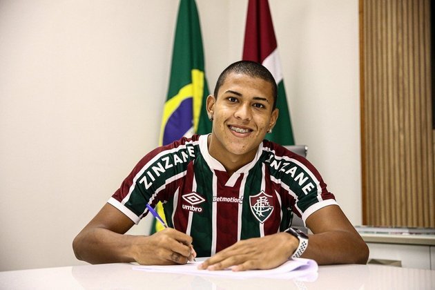 Matheus Martins (Fluminense) — Joia das categorias de base, o atacante de 18 anos é alvo de sondagens de clubes europeus.