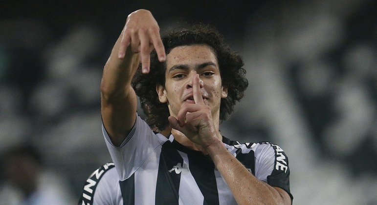 Matheus Nascimento (Botafogo) - O atacante foi lembrado na tradicional lista do jornal inglês "The Guardian", que apontou os 60 jogadores nascidos em 2004 mais promissores do mundo.
