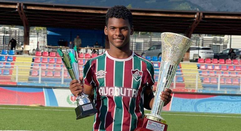 Matheus Pedro é uma das grandes revelações da base do Fluminense