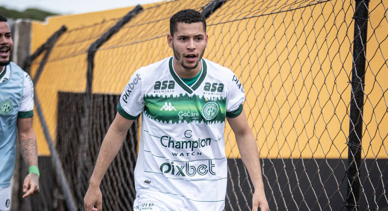 Matheus Pereira comemora gol contra o Novorizontino