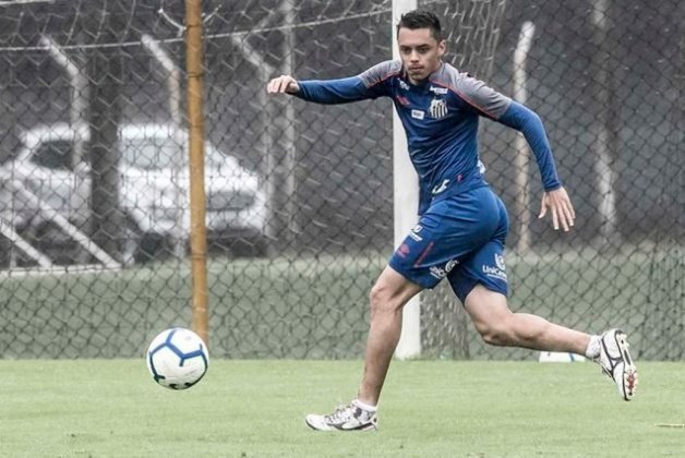 Matheus Ribeiro (Chapecoense - lateral-direito - 28 anos - contrato até 31/12/2021)