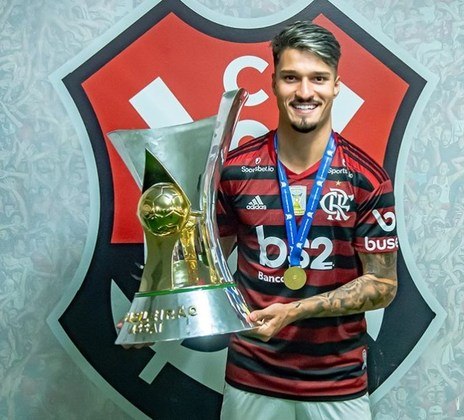 Matheus Thuller - O jovem zagueiro chega a sua segunda Libertadores: 2019 e 20.