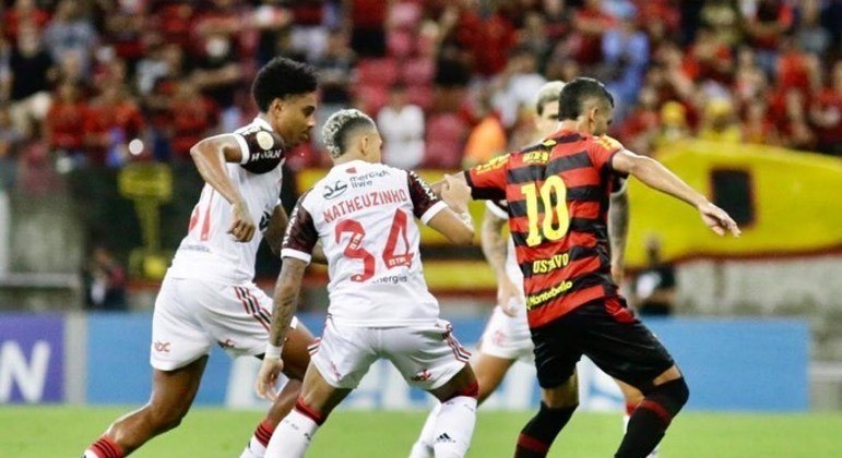 Duelo entre Sport e Flamengo foi disputado, mas terminou com placar igual