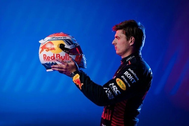 A Red Bull manteve as cores de 2022 e, neste ano, busca o sexto campeonato. Na cerimônia, o bicampeão Verstappen apresentou o novo capacete, com cores da Holanda, seu país-natal