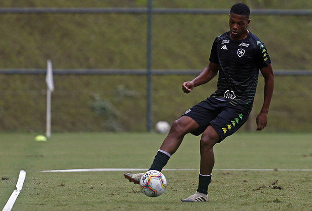 Maxuel (Atacante) - O jogador chegou ao Botafogo na metade de 2019, após ter sido o artilheiro do Paulista sub-20 pelo Primavera. É um atacante de área, marcado por saber usar a força física e se impor diante dos zagueiros adversários. Foi titular na última Copinha.