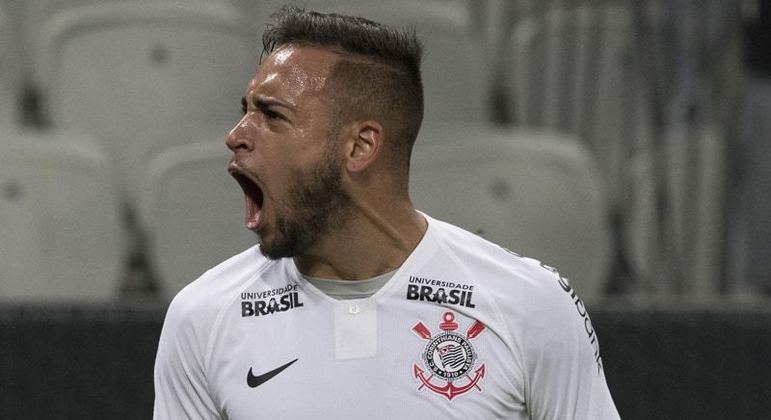 Revelado pelo Corinthians, volante Maycon retorna por empréstimo ao clube 
