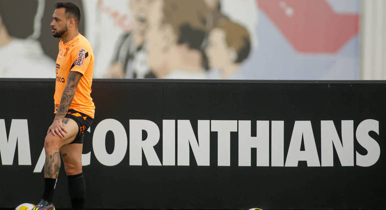 Maycon tem forte identificação com o torcedor corintiano e boa relação com elenco e direção
