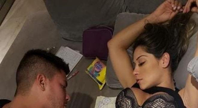 mayra cardi arthur aguiar barriga gravida