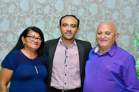 Sem fantasia, Mazzaropi ao lado dos pais