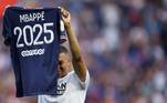 Fim do suspense! Kylian Mbappé anunciou neste sábado sua permanência no PSG. O astro francês, após marcar três gols, exibindo um verdadeiro show contra o Metz, anunciou sua estada em Paris até, pelo menos, 2025