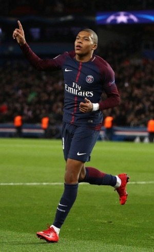 Saiba o que significa a comemoração de Mbappé, estrela da França e do PSG -  Esportes - R7 Lance