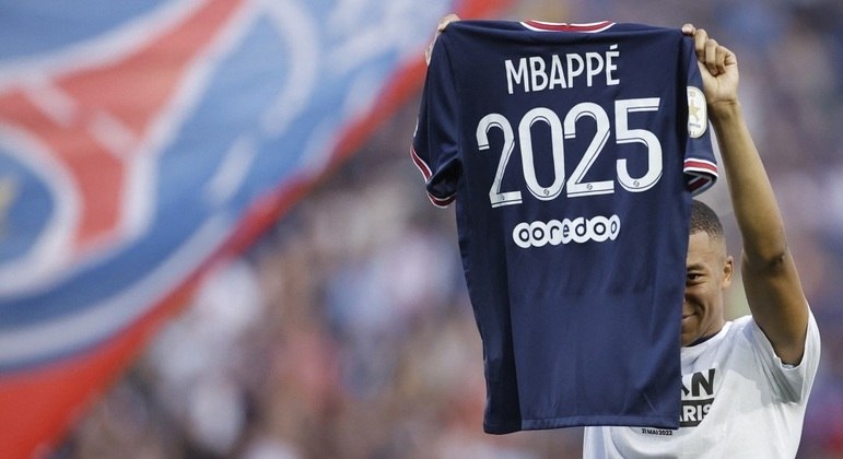 Todos os veículos europeus confirmam neste sábado. Mbappé seguirá no PSG, com superpoderes