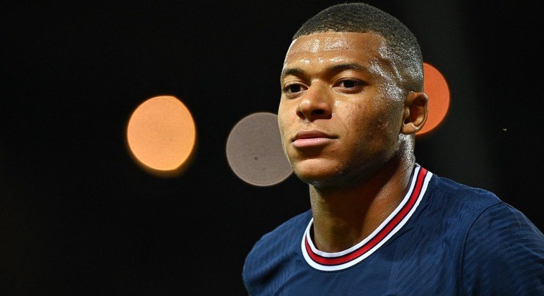 Mbappé deve ser anunciado pelo Real Madrid amanhã
