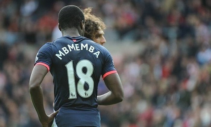 'MBMEMBA' - O francês Mbemba foi flagrado com o erro na camisa do Newcastle quando defendia o clube da Premier League, entre 2015 e 2019. 
