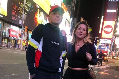 Mãe de MC Gui pediu desculpas nas redes sociais 