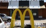 Presente na Rússia há mais de 30 anos, o McDonald's tem 850 restaurantes e 62 mil funcionários no país — os quais terão o emprego mantido com a abertura de outra rede alimentícia, segundo executivos da fast-food americana