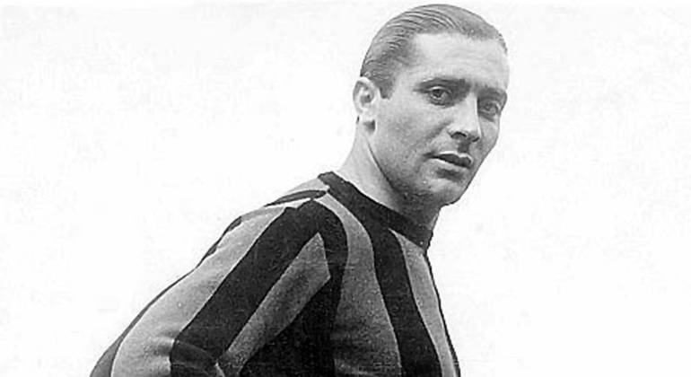 Giuseppe Meazza, com a camisa da Inter
