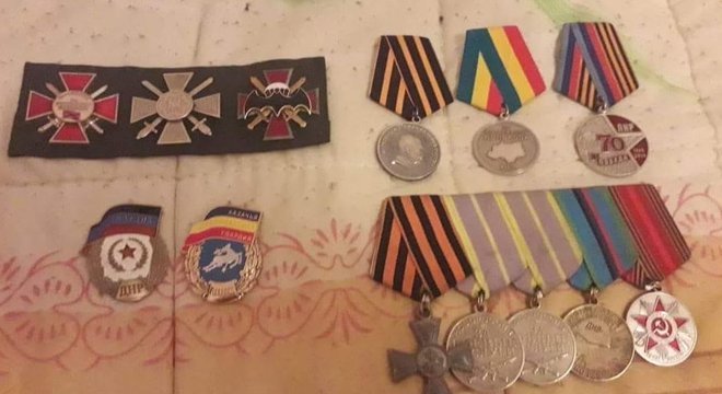 Entre outras condecorações, Cordeiro recebeu uma medalha especial de milícias armadas