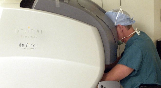 Os avanços da Intuitive Surgical em cirurgia robóticapodem transformá-la numa das maiores empresas do mundo? 