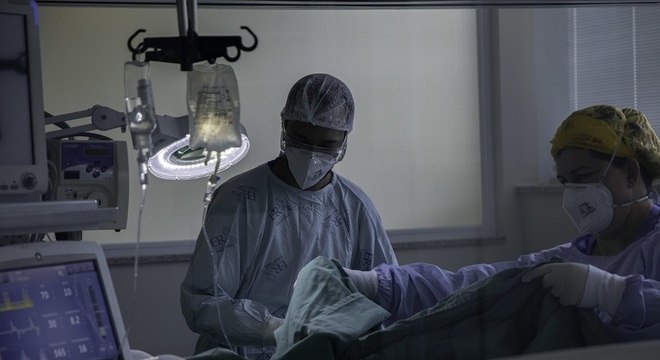 Entre a 34ª e a 35ª semanas epidemiológicas, mortes caíram 11%
