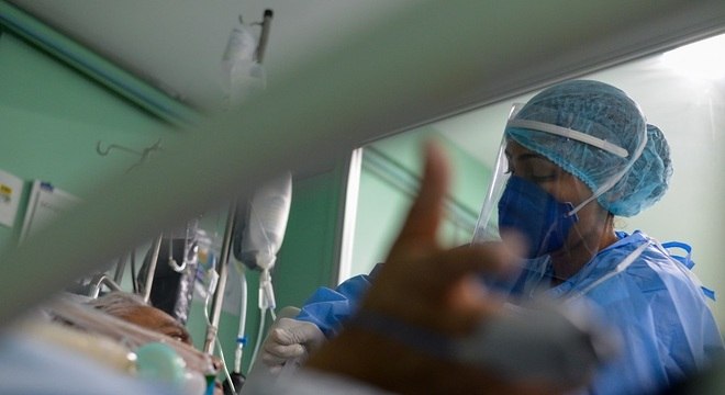 País tem 121.381 mortos e 3.908.272 casos desde a primeira notificação