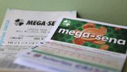 Acumulada há 12 sorteios, Mega-Sena pode pagar R$ 170 milhões hoje (Tânia Rêgo/Agência Brasil)