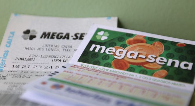 Cada jogo de seis números da Mega-Sena custa R$ 4,50
