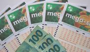 Mega-Sena acumula, e prêmio vai a R$ 27 milhões; veja as dezenas (DANIEL CYMBALISTA/FOTOARENA/ESTADÃO CONTEÚDO-26/10/2023)