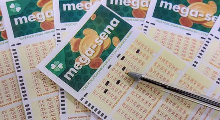 Cada aposta simples na Mega-Sena custa R$ 5
