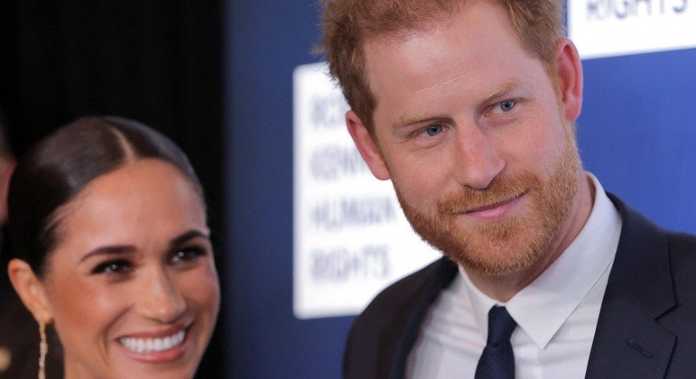 Harry e Meghan querem “entrar em contato” com o rei Charles 3º
