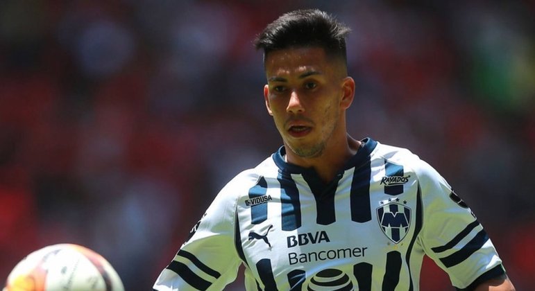 Meia argentino habilidoso e cerebral, se destacou vestindo a camisa do Independiente (ARG), clube pelo qual conquistou a Copa Sul-Americana de 2017. Após se destacar no clube argentino,disputou a Copa do Mundo da Rússia pela Argentina, e posteriormente chegou ao Monterrey.