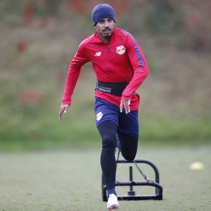 Lucas Evangelista em atividade no treino do RB Bragantino