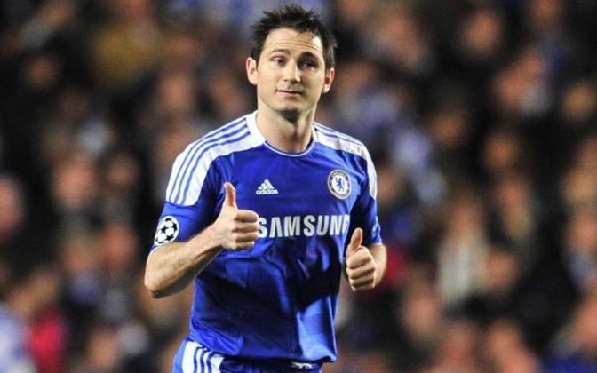 Meia: Frank Lampard (inglês - West Ham, Chelsea e Manchester City): Um dos grandes nomes da história do Chelsea, conquistou três títulos da Premier League. Maior artilheiro da história dos Blues com 211 gols, entrou para o Hall da Fama do Futebol Inglês em 2017