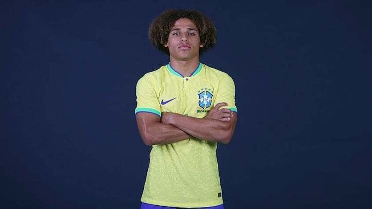 Meia: Guilherme Biro (Corinthians), 18 anos - Apontado como uma das principais revelações atuais do Timão, o jogador estava participando da Copa São Paulo de Futebol Júnior quando foi convocado para o representar a Seleção Brasileira no Sul-Americano.