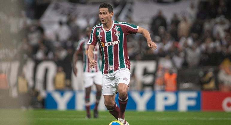 MEIA: Paulo Henrique Ganso (Fluminense) - 3 votos