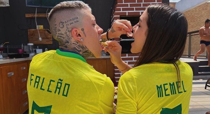 Mel Maia e MC Daniel assistem ao jogo do Brasil juntos