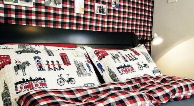 melhor travesseiro - almofadas divertidas em cama de casal 