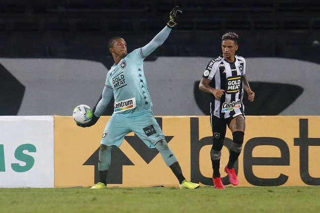 MELOU - A negociação entre o Diego Loureiro e Guarani não vai mais acontecer. Pelo menos foi o que o próprio goleiro, que pertence ao Botafogo, garantiu. Por meio das redes sociais, o atleta de 24 anos veio à público e se manifestou que rompeu o vínculo com o Bugre.