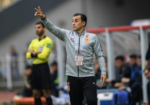 MELOU - Cannavaro, campeão mundial com a Itália em 2006, está na sua empreitada como treinador. Recentemente, entregou um pedido de demissão para a diretoria do Benevento, mas sua solicitação foi negada.