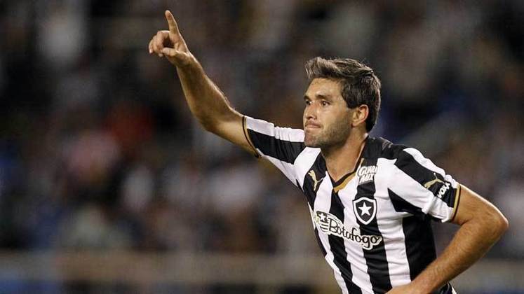 MELOU - Rafael Navarro fica no Botafogo. Pelo menos por enquanto, é claro. O Anderlecht fez nenhuma movimentação oficial para contratar o atacante nesta terça-feira, o último dia de transferências na Bélgica, e o camisa 99 permanece normalmente no clube de General Severiano.