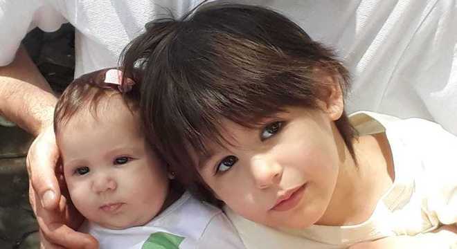 Constance e Tito, filhos de Rafael Nunes com Clarissa Couto