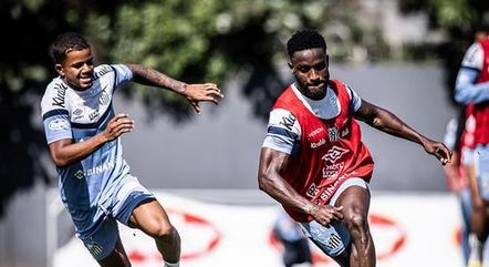 Mendoza durante o treinamento desta terça-feira (16)
