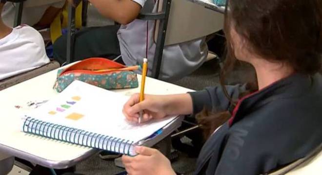 Mais de um milhão de alunos terão de atualizar dados