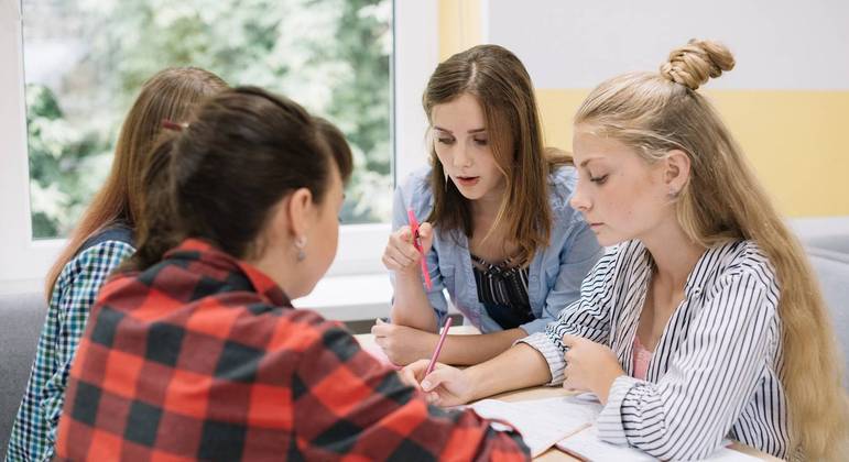 USP oferece curso de programação para Mulheres que cursam ou finalizaram o ensino médio
