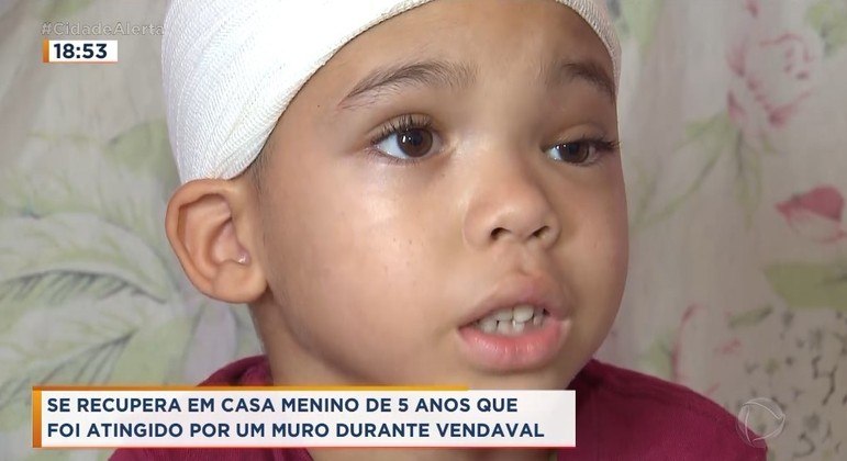 Se Recupera Em Casa Menino De 5 Anos Que Foi Atingido Por Muro