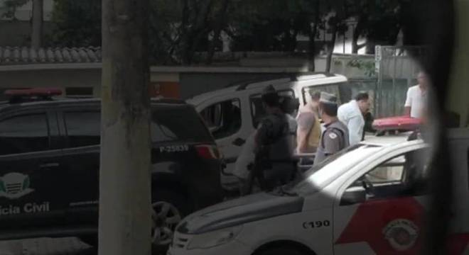 Terceiro suspeito de participação em massacre é levado ao Fórum de Suzano