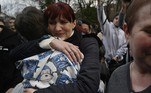 Miroslava Kharchenko, jurista da ONG Save Ukraine — que organizou o retorno dos 17 menores —, detalha que as autoridades russas utilizaram 'a intimidação, a manipulação e a chantagem' para se apoderar delas. 'Diziam aos pais que tinham uma hora para refletir e que, se os ucranianos chegassem, trariam mercenários americanos que iriam agredir e violentar' os menores, lamenta. 'Afirmavam a eles que era a única oportunidade para salvar seus filhos'