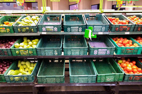 Paralisação de 11 dias desabasteceu postos e mercados